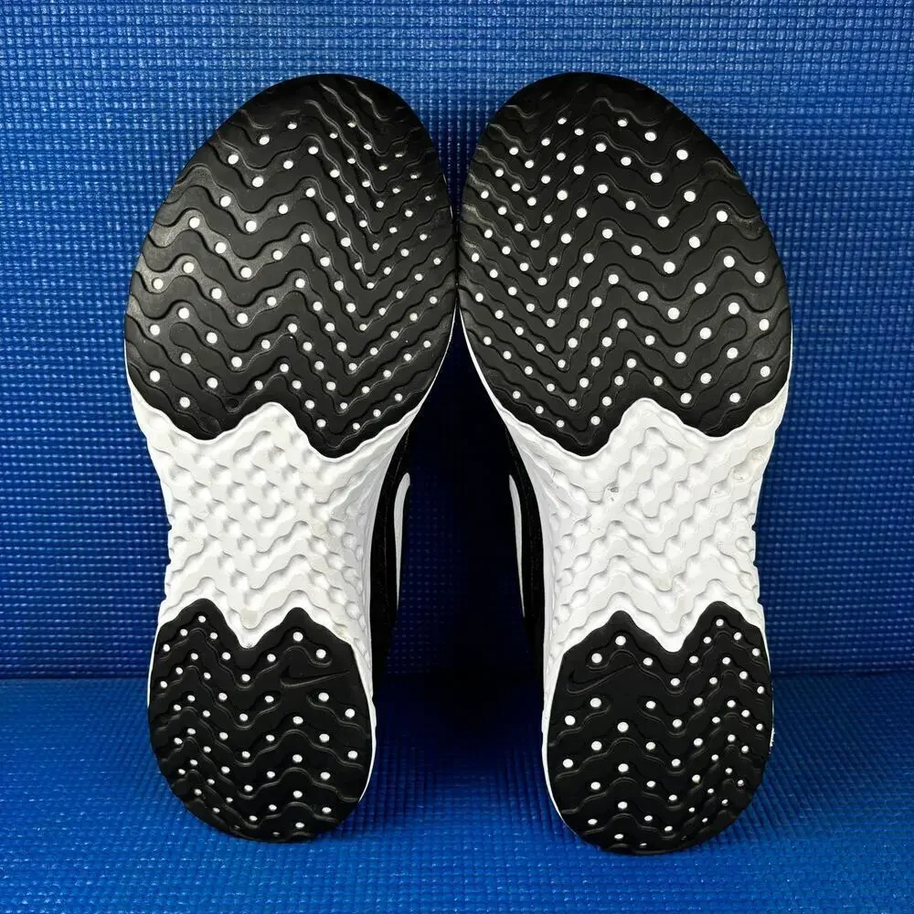 🔴 NIKE LEYEND REACT Women`s Size 11 Black White Running Shoes AA1626-001